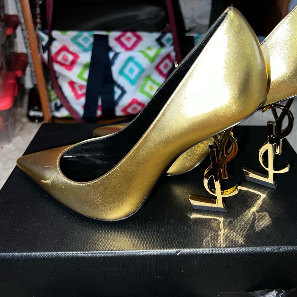 Saint Laurent Silky/Oro Gold brand new on the box